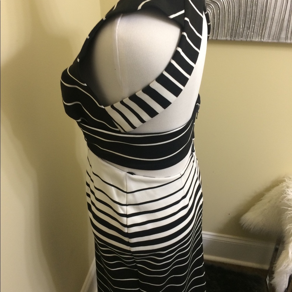 Nwt Nicholas Corsica Deep V Stripe Dress- Size 12 - image 5